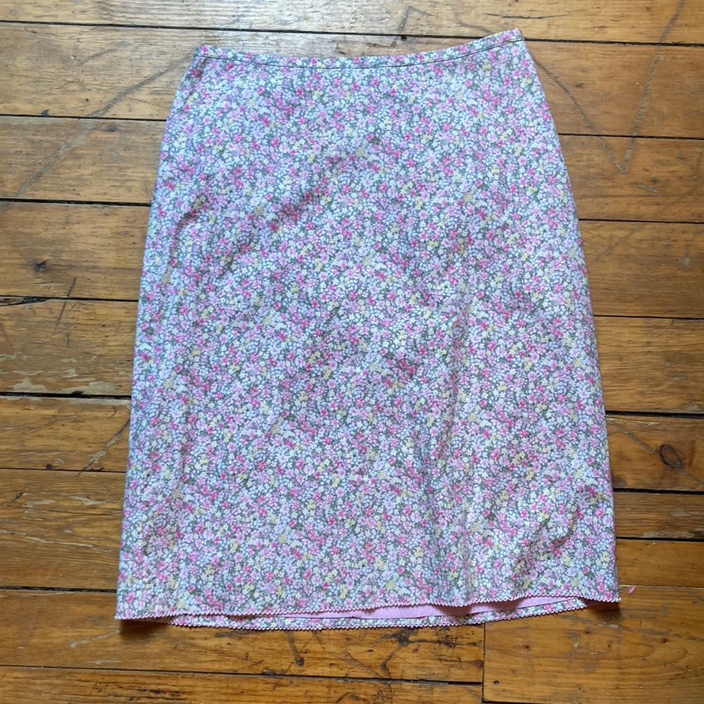 Gap Skirt Floral Pattern. Size 10